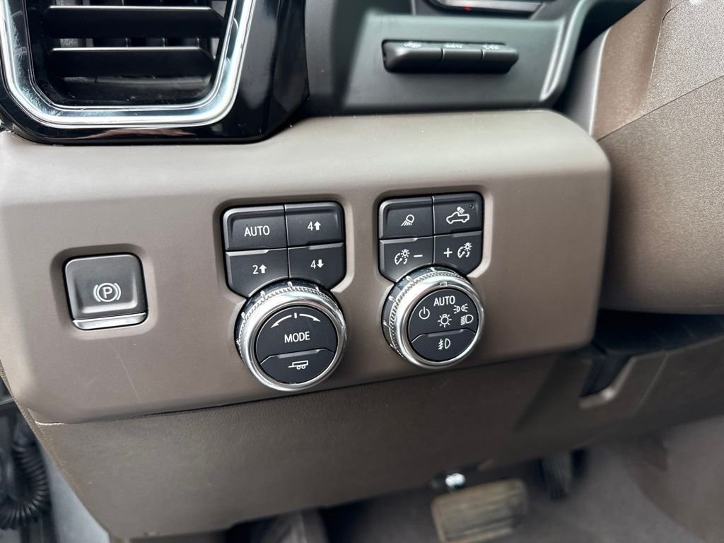 Used 2024 Silver GMC Denali image 24