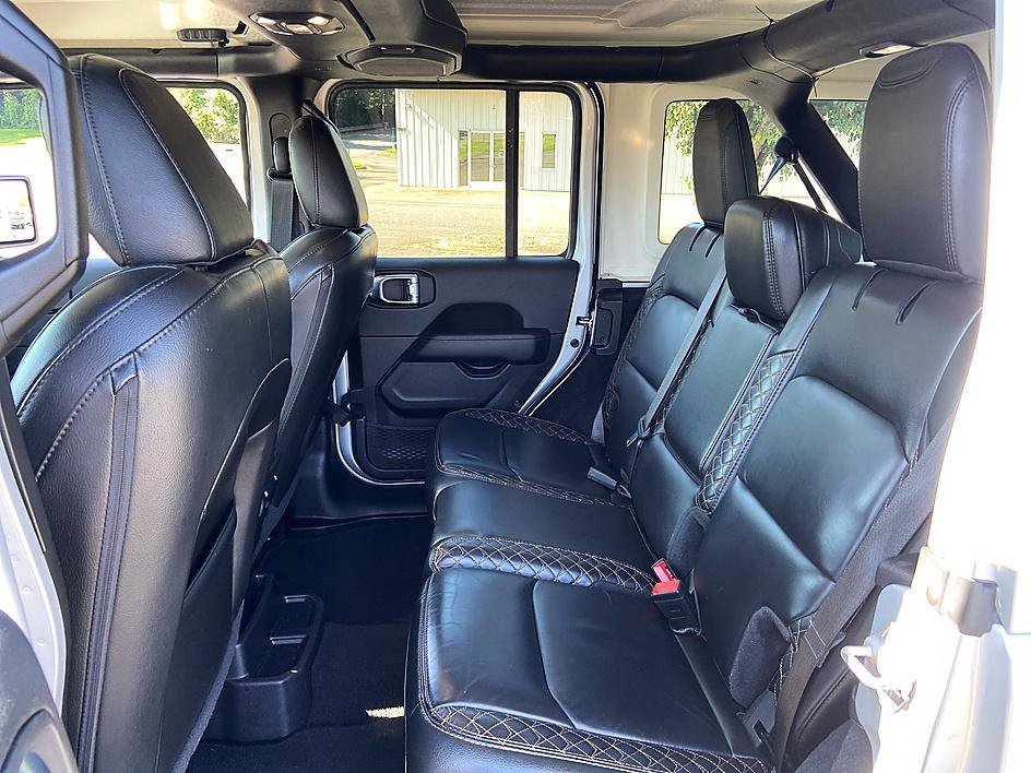 Used 2022 Silver Zynith Clearcoat Jeep Unlimited High Altitude image 12