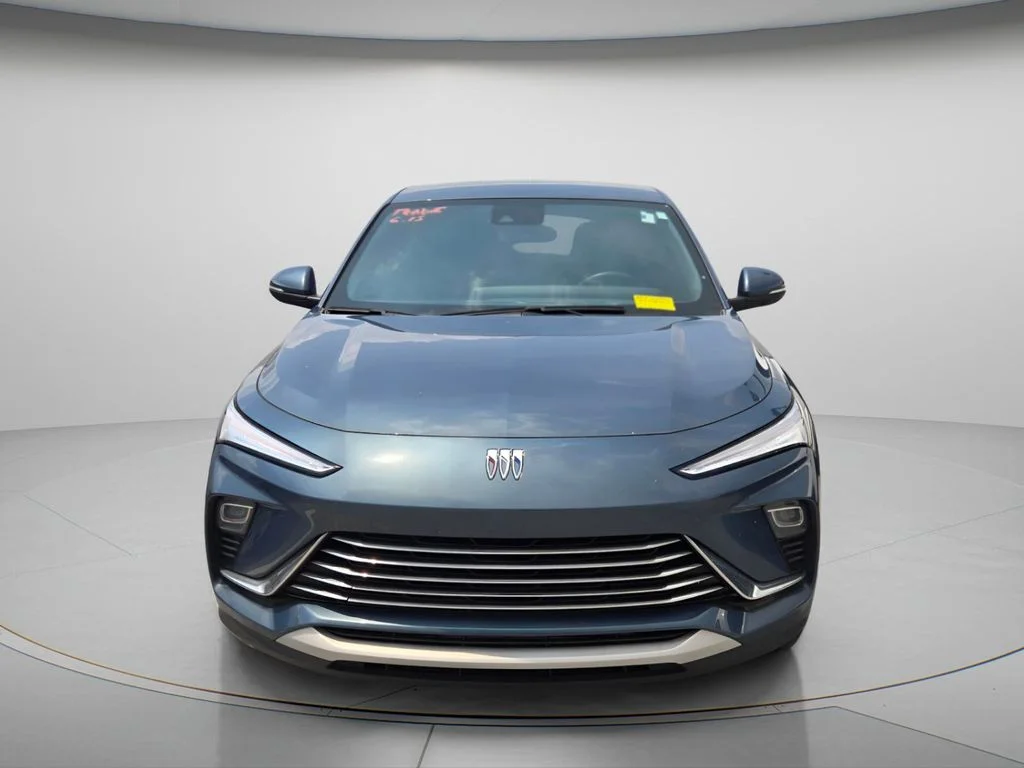 Used 2025 Blue Buick Preferred image 3