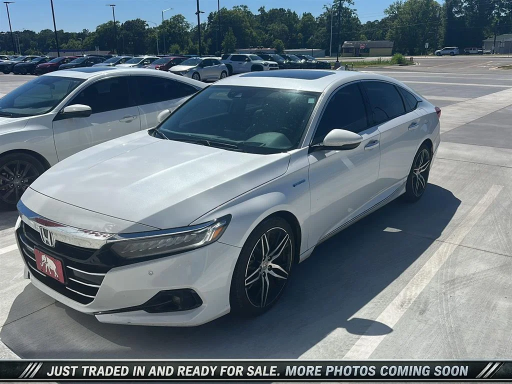 2022 Honda Accord Hybrid Touring's photo