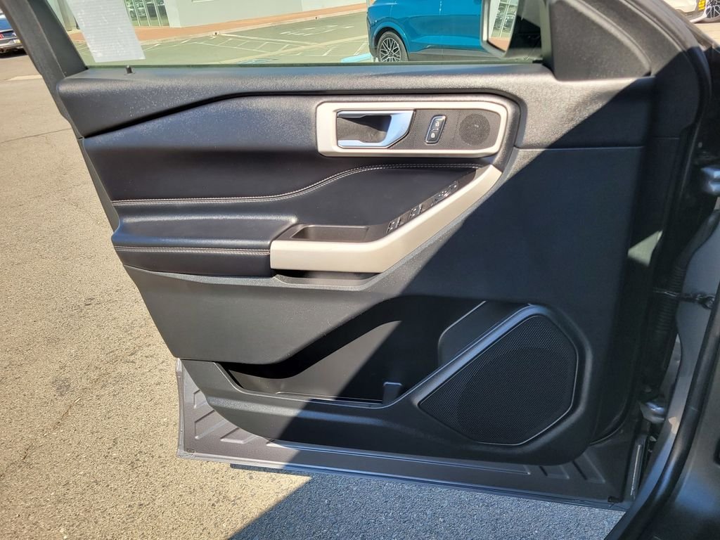 Certified Used 2022 Gray Metallic Ford XLT image 27