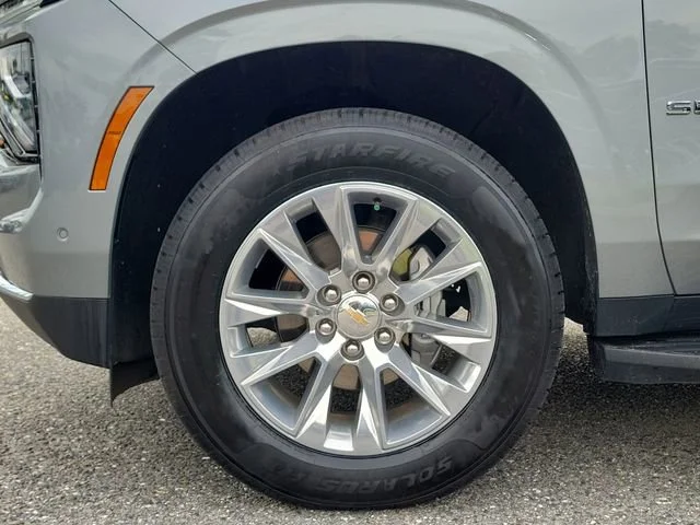 2025 Chevrolet Suburban Premier - Photo 6