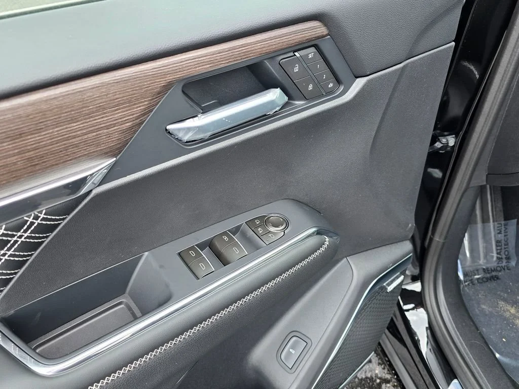 2026 GMC Acadia Denali - Photo 13