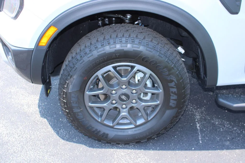 New 2026 Avalanche Ford XLT image 5