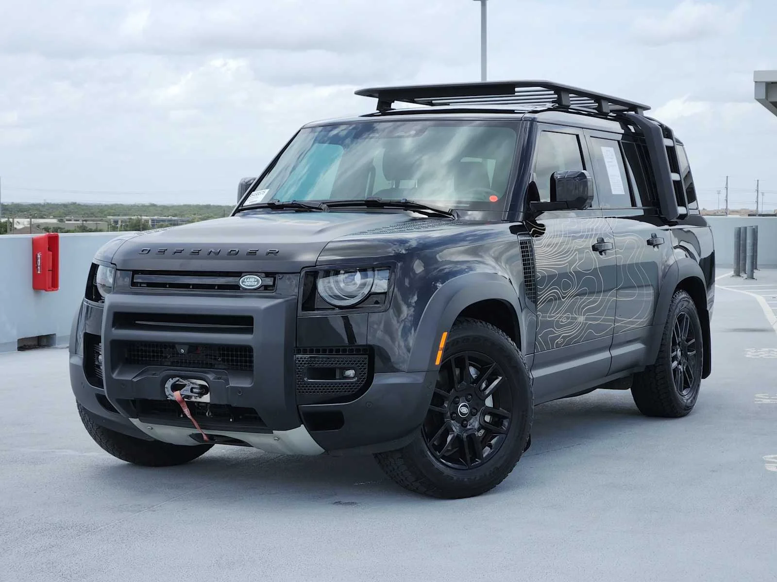 2023 Land Rover Defender SE