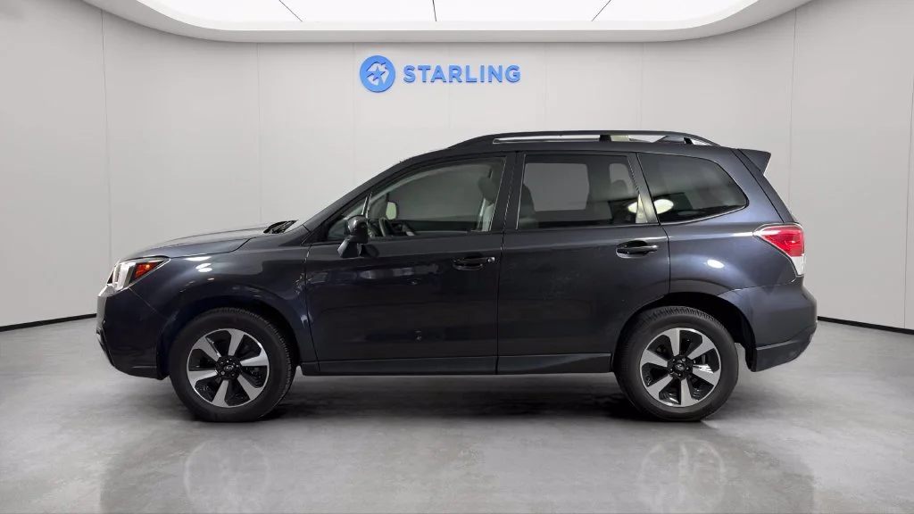 Used 2017 Gray Subaru 2.5i Premium image 3