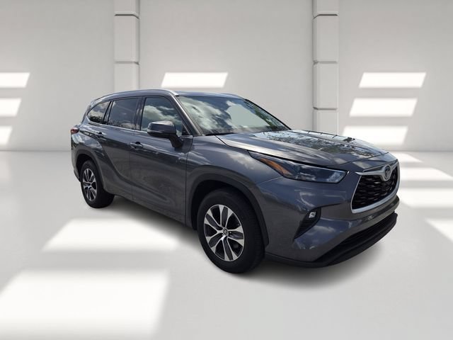 Used 2022 Magnetic Gray Metallic Toyota Hybrid XLE image 2