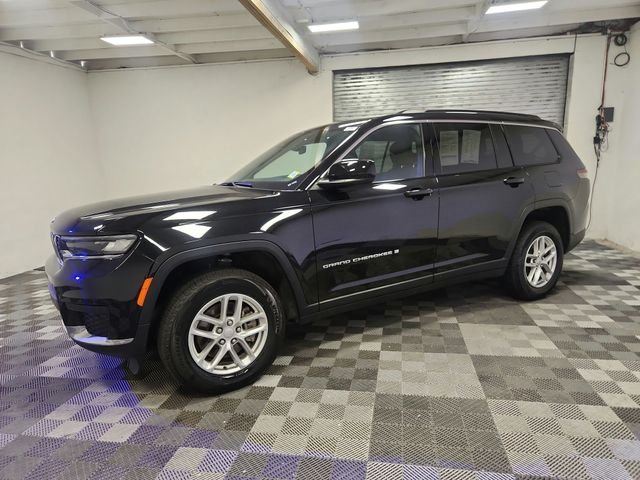 Used 2025 Black Jeep Laredo image 4