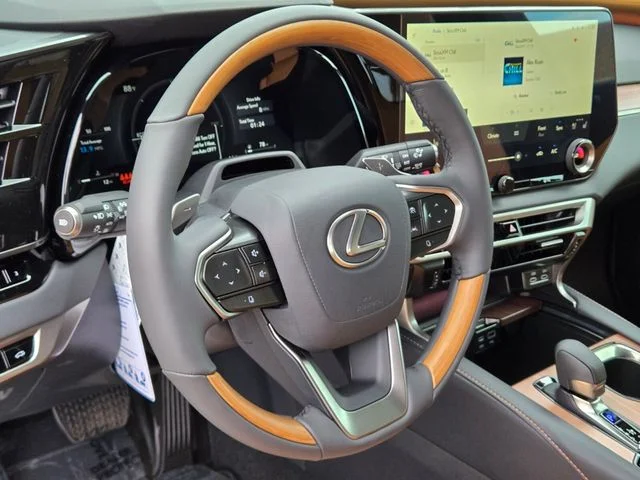New 2026 Eminent White Pearl Lexus PREMIUM PLUS image 11
