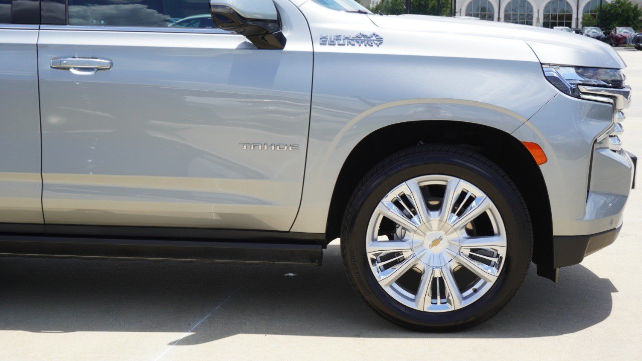Used 2024 Gray Chevrolet High Country image 9
