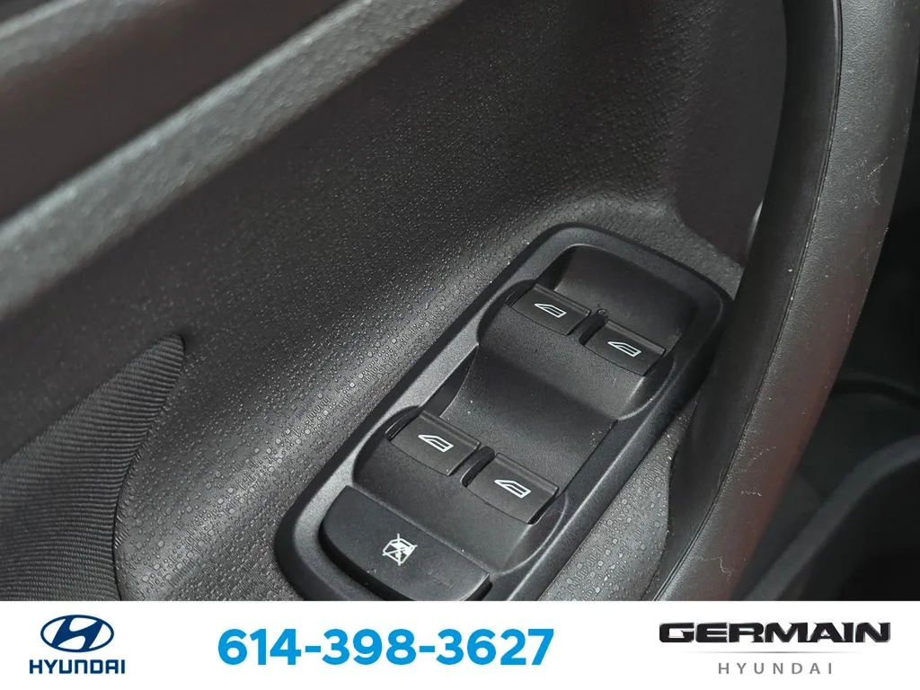 Used 2019 Gray Ford SE image 26