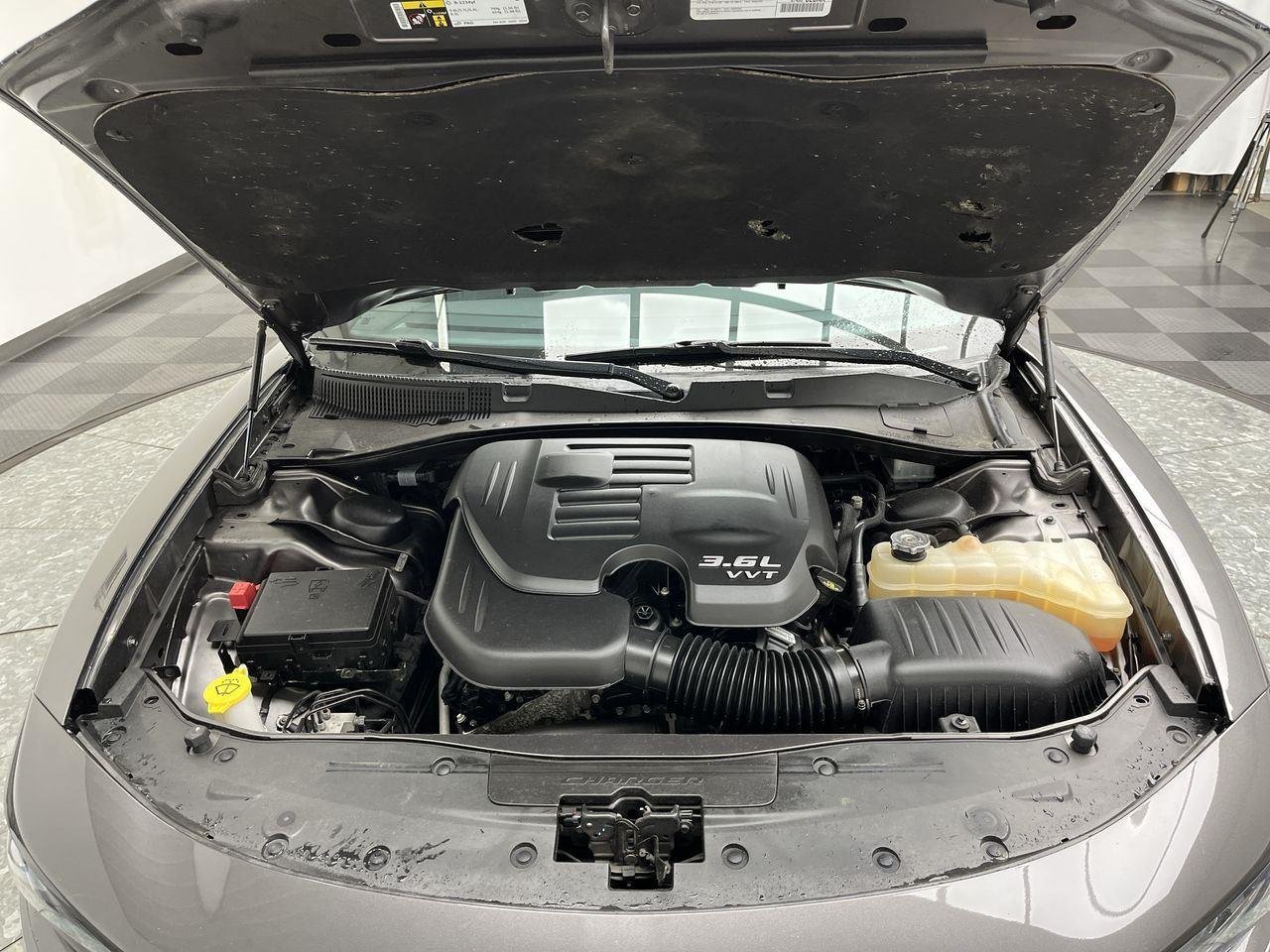 Used 2017 Granite Pearlcoat Dodge SXT image 24