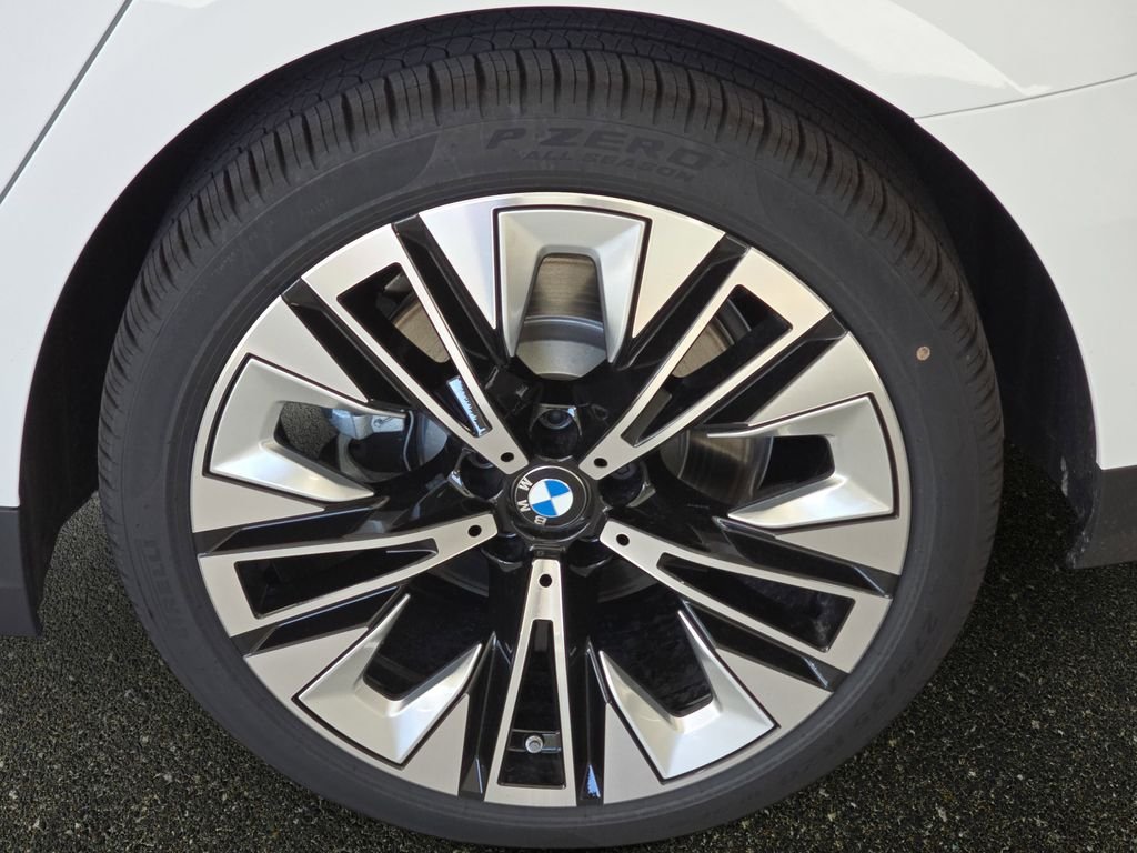 New 2026 Alpine White BMW 530i image 21