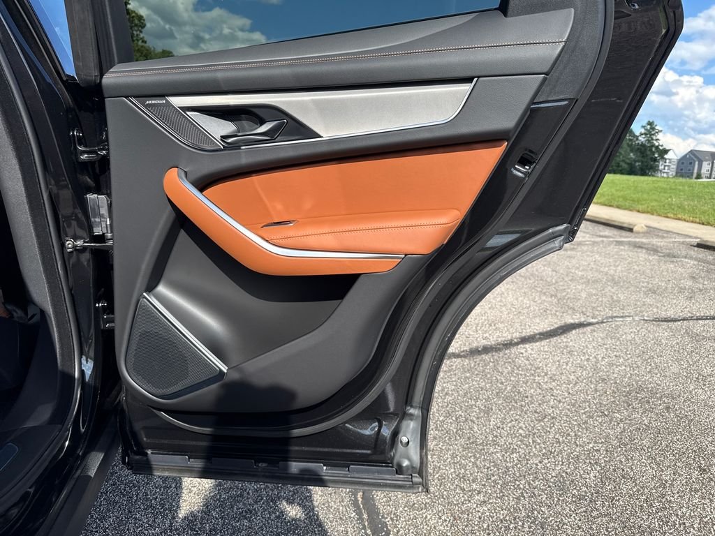 2026 Jaguar F-Pace R-Dynamic S - Photo 17