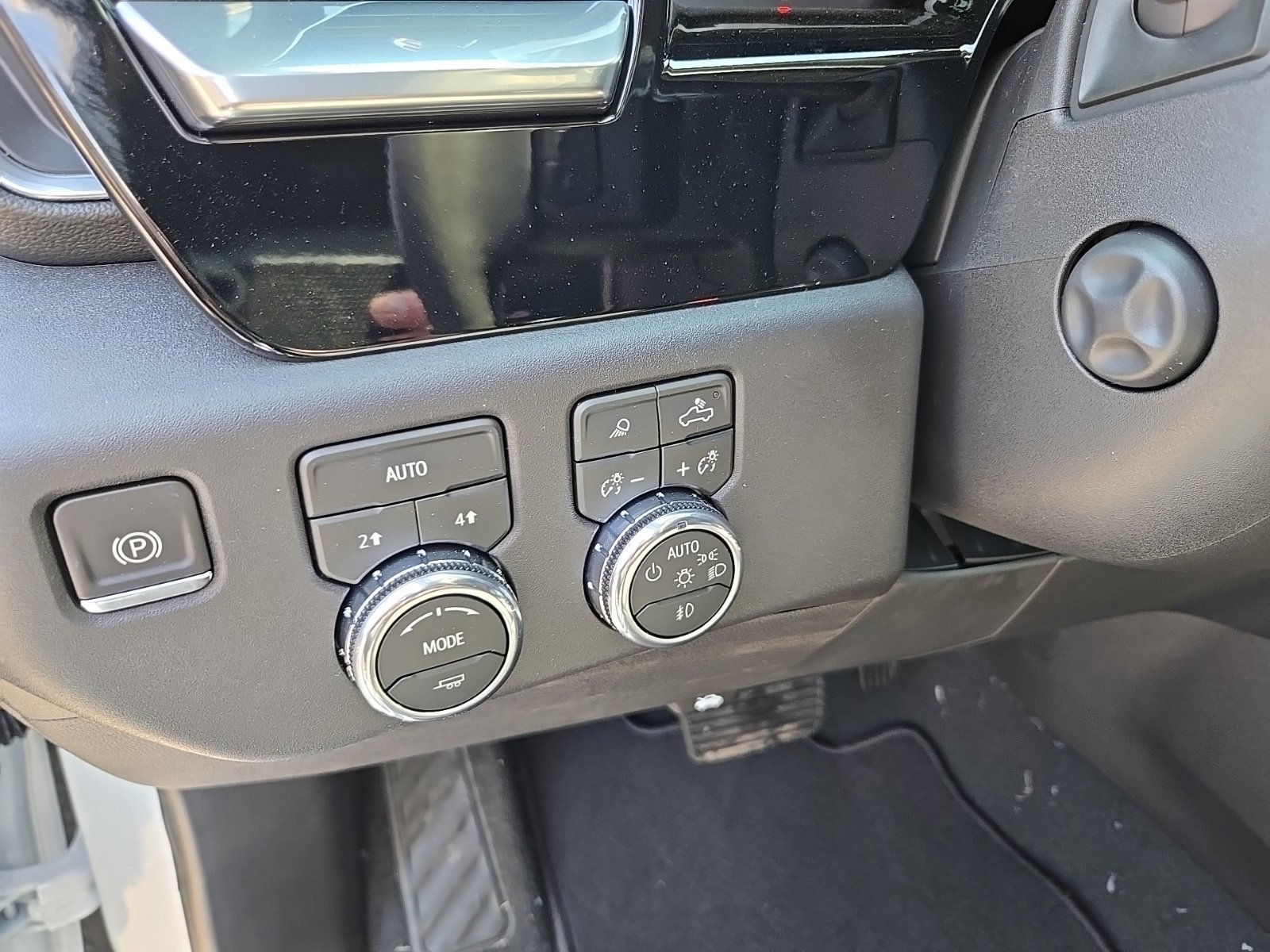 2026 GMC Sierra 1500 SLT - Photo 32