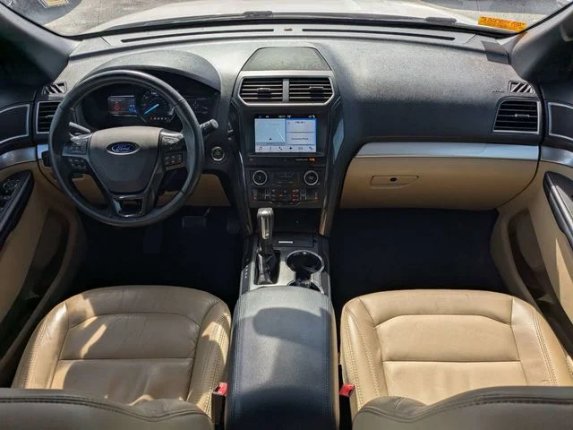 Used 2017 White Ford XLT image 13