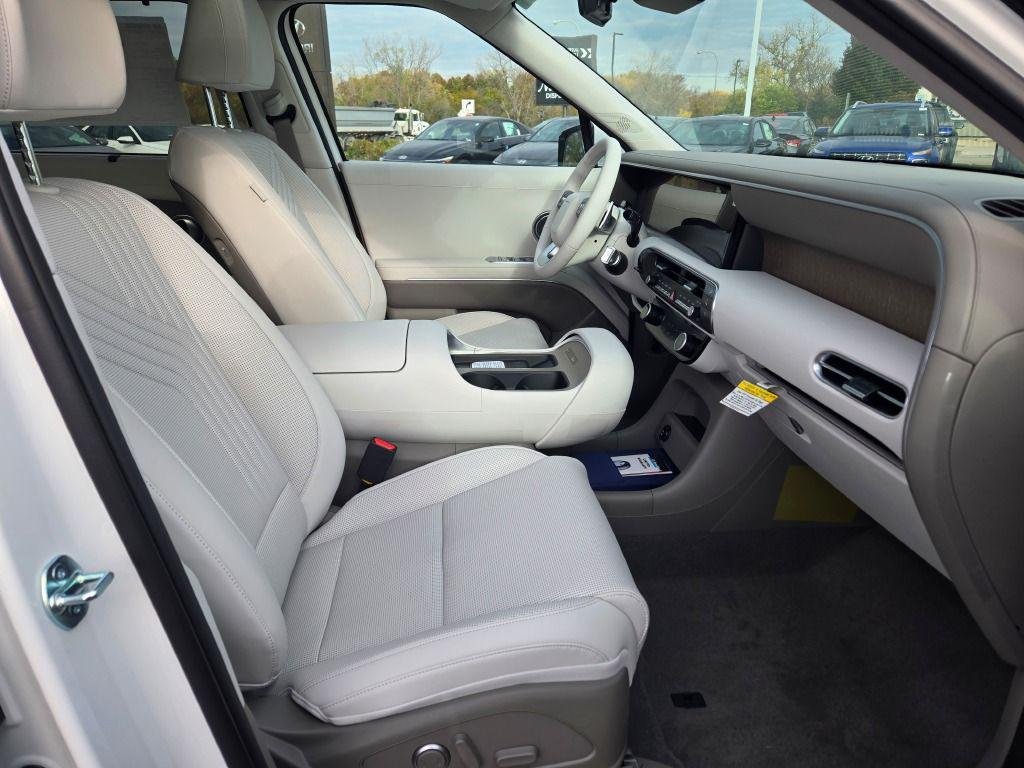 New 2026 White Hyundai SEL AWD image 8
