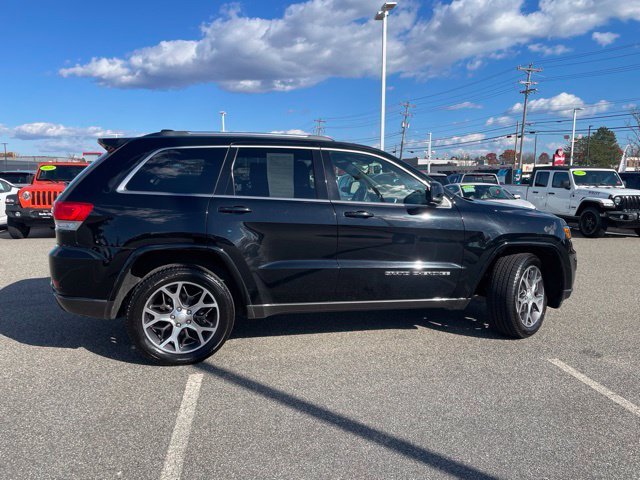 Used 2018 Diamond Black Jeep Limited image 8