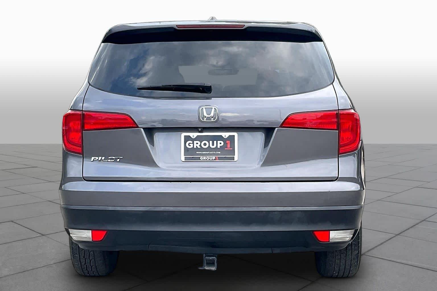 Used 2017  Honda EX image 5