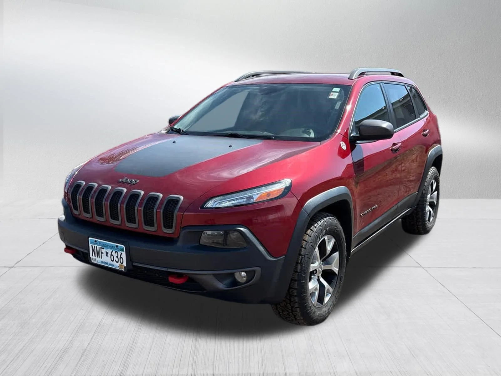 Used 2016 Jeep Cherokee Trailhawk with VIN 1C4PJMBS2GW242541 for sale in Duluth, MN