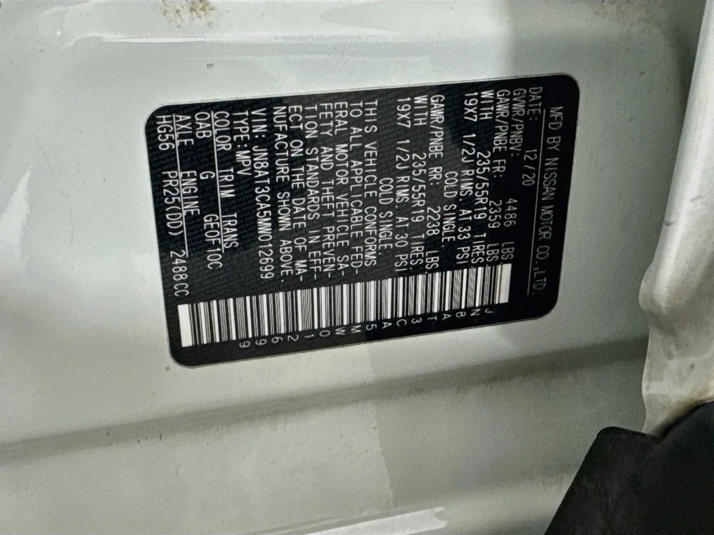 Used 2021 White Nissan SL image 41