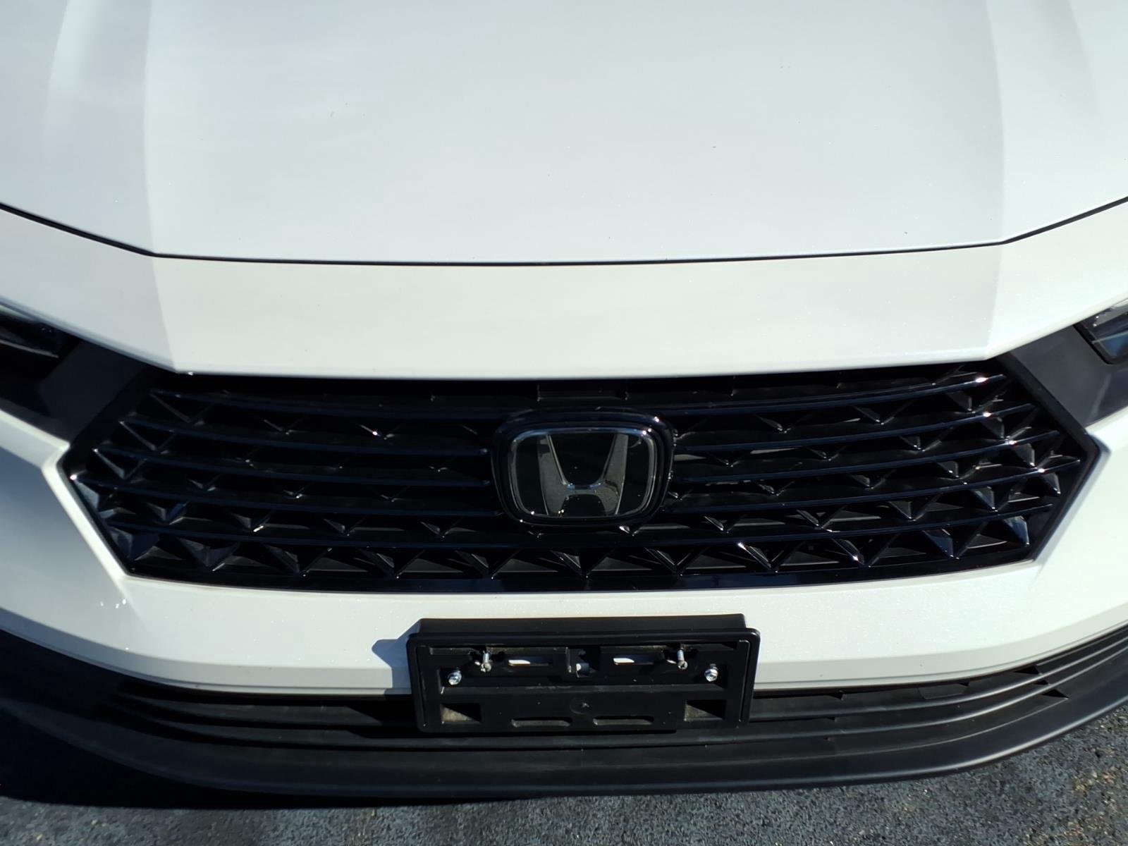 Used 2025 Platinum White Pearl Honda Sport image 15