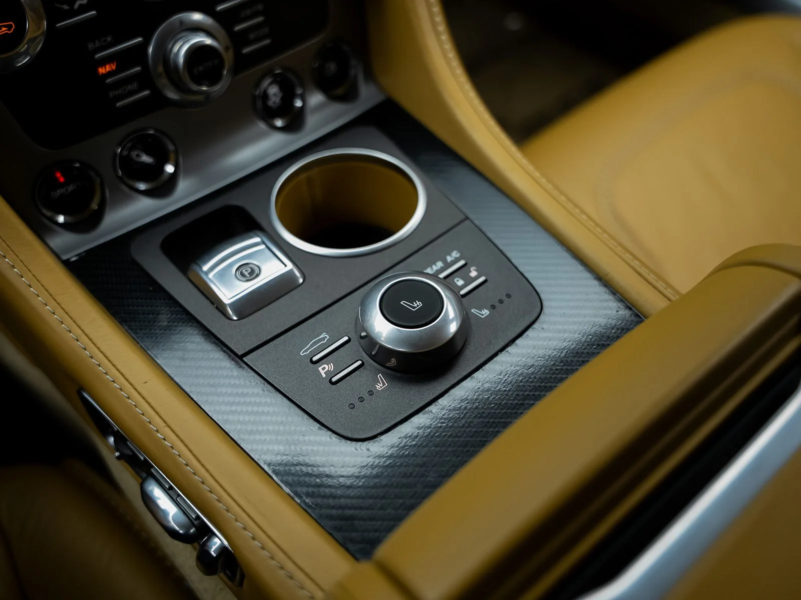 Used 2015 White Aston Martin Base image 52