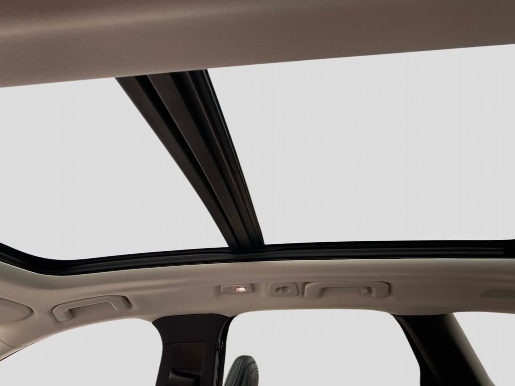 Used 2023 Gold Volvo T8 Plus Dark Theme image 9