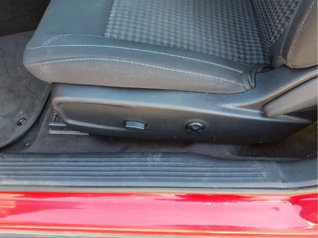 Used 2018 Red Dodge SXT image 18