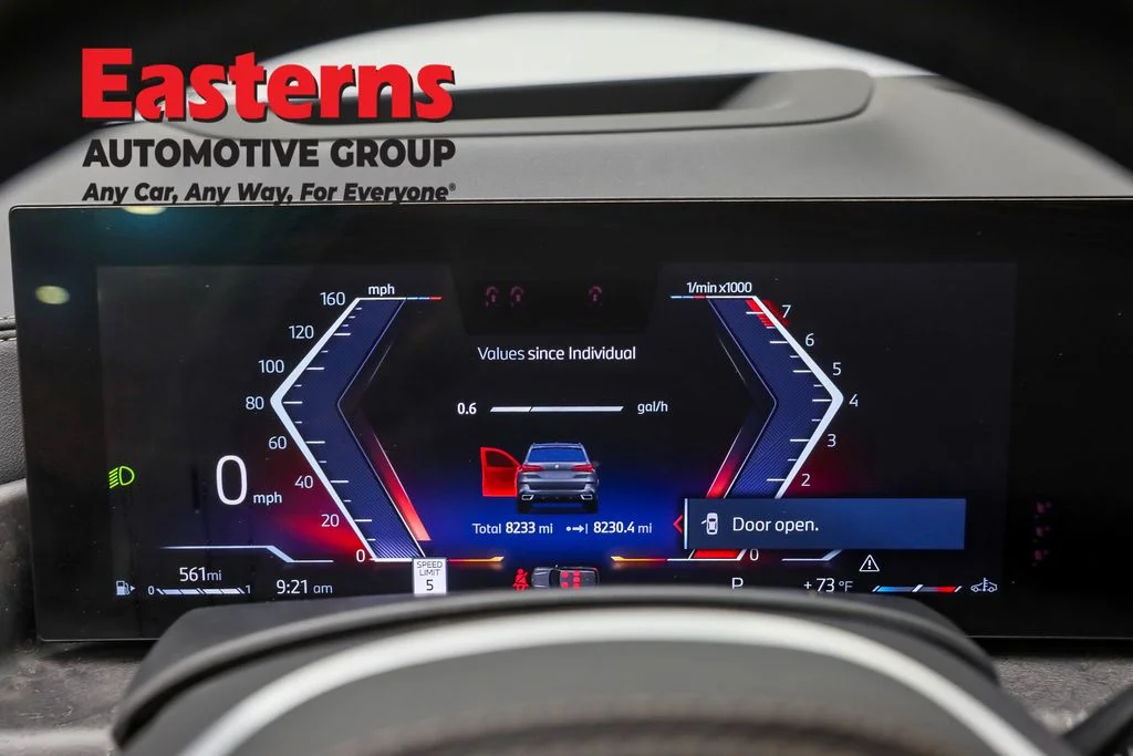 Used 2025 Gray BMW xDrive40i image 17