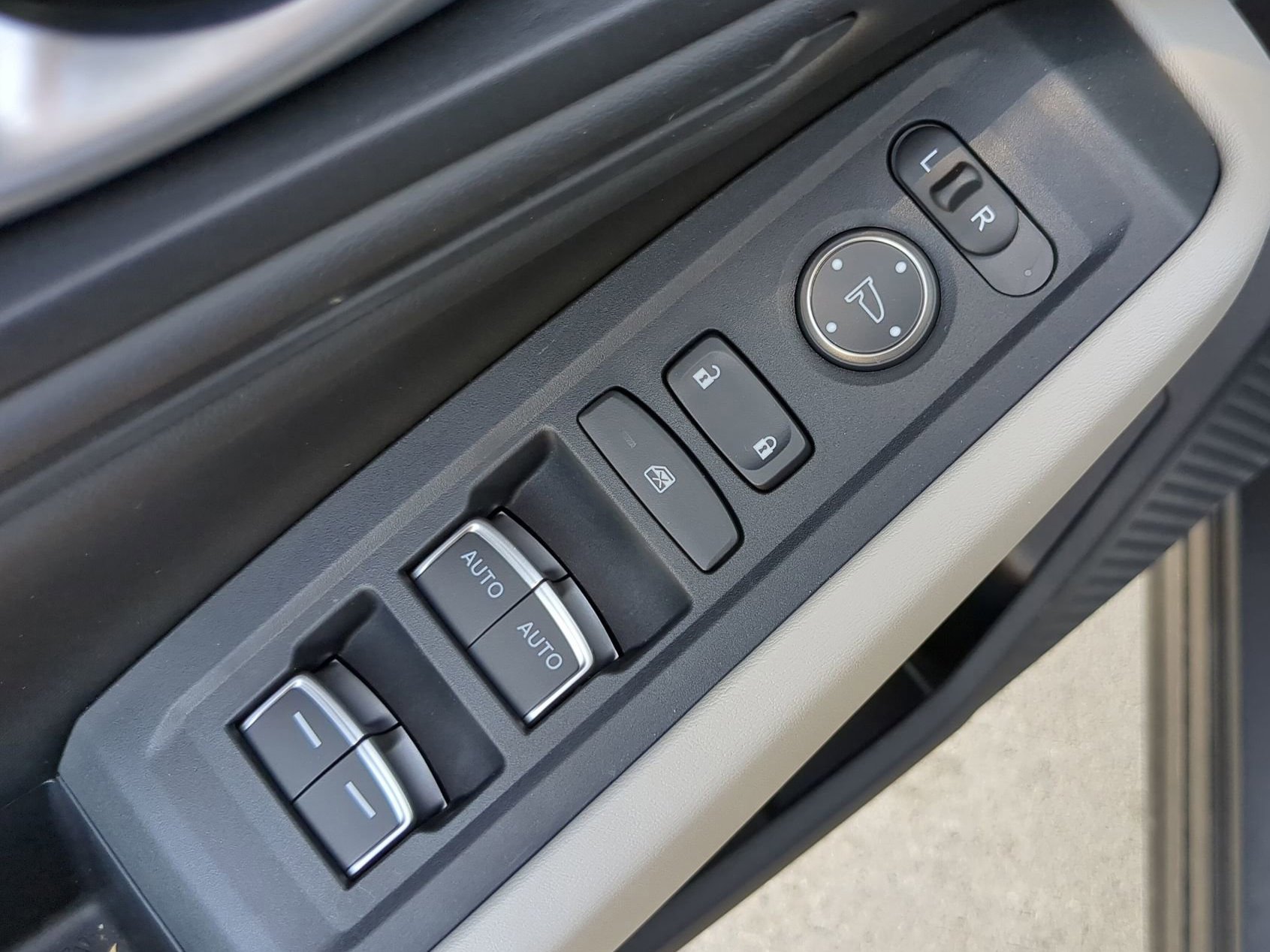 2025 Honda Accord SE - Photo 18