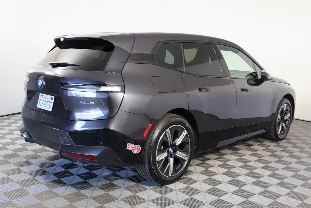 Used 2024 Dark Graphite BMW xDrive50 image 4