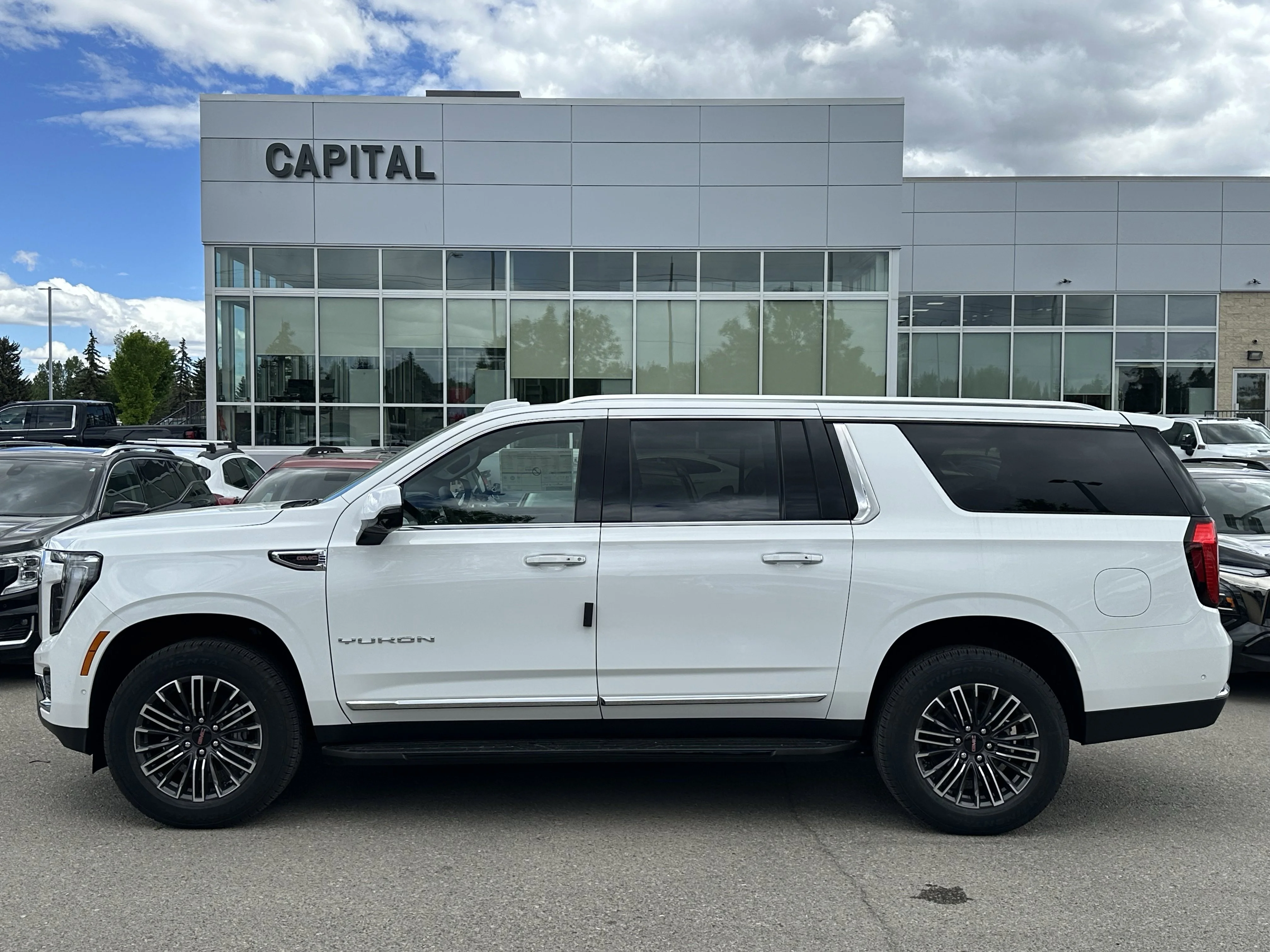 New 2026 Summit White GMC Elevation image 3