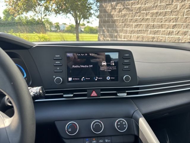 New 2026 White Hyundai SE image 22
