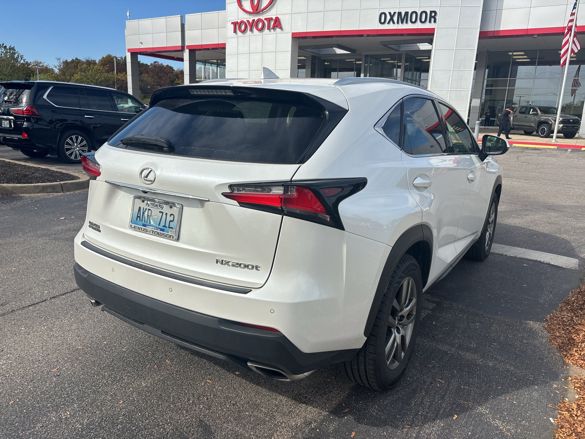 Used 2015 Eminent White Pearl Lexus Base image 4