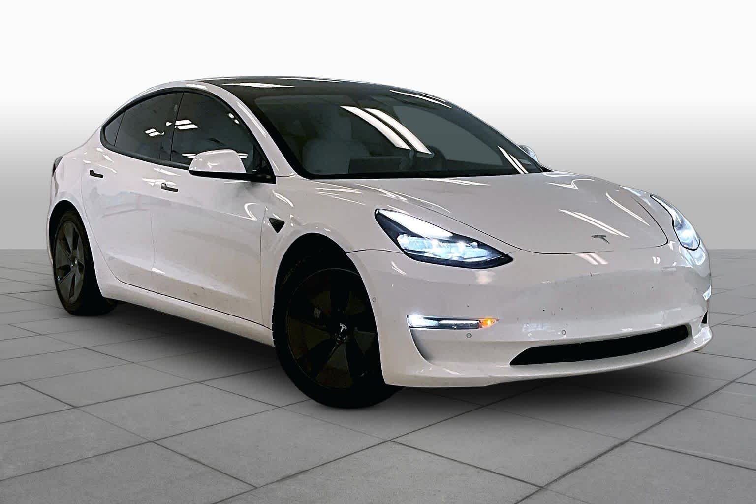 Used 2021  Tesla Standard Range Plus image 2
