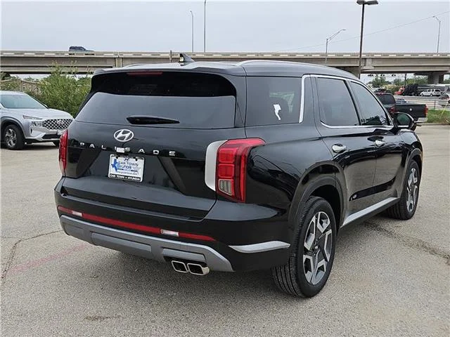 New 2025 Abyss Black Pearl Hyundai SEL Premium image 4
