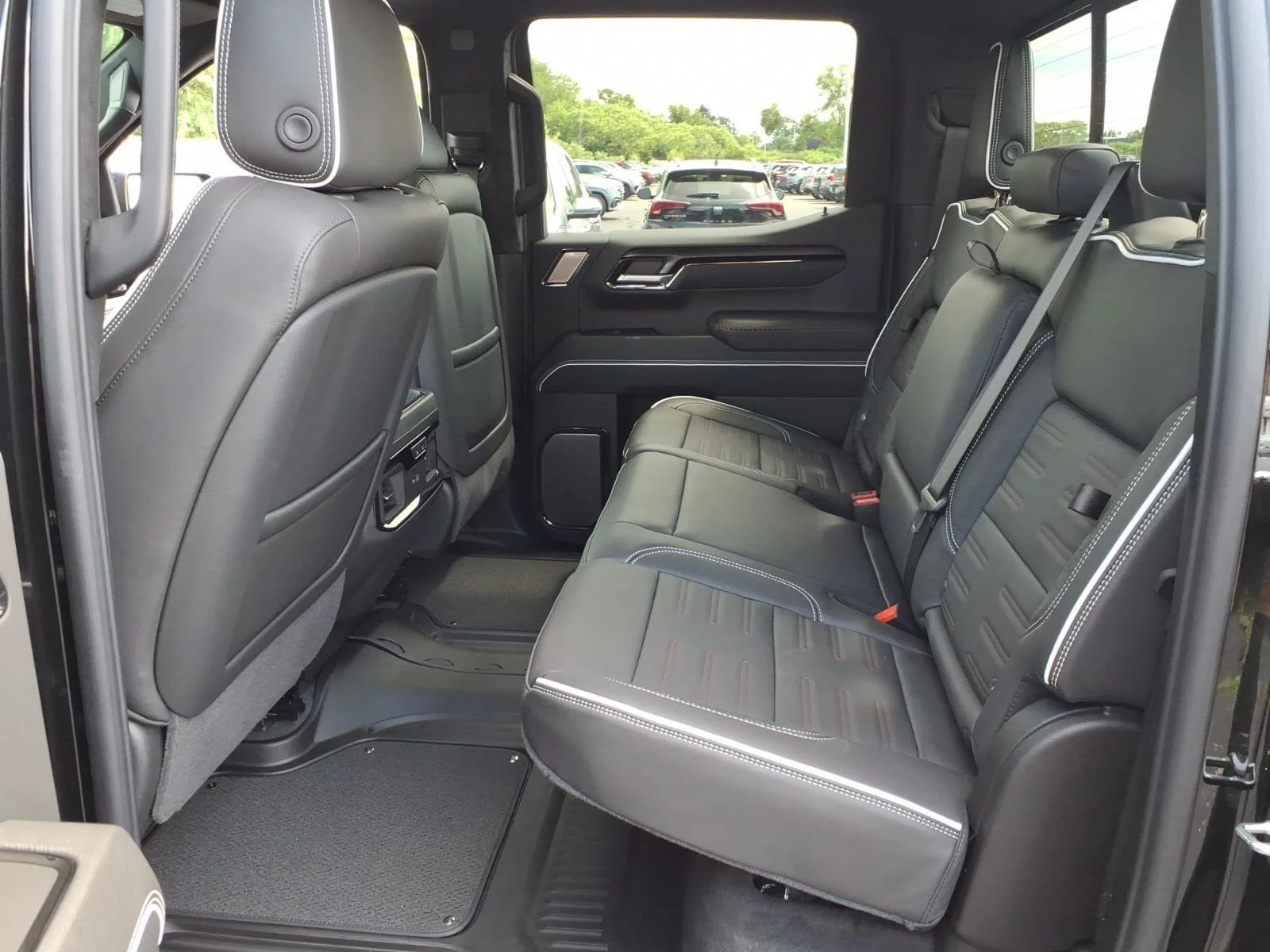 2026 GMC Sierra 1500 AT4X - Photo 7