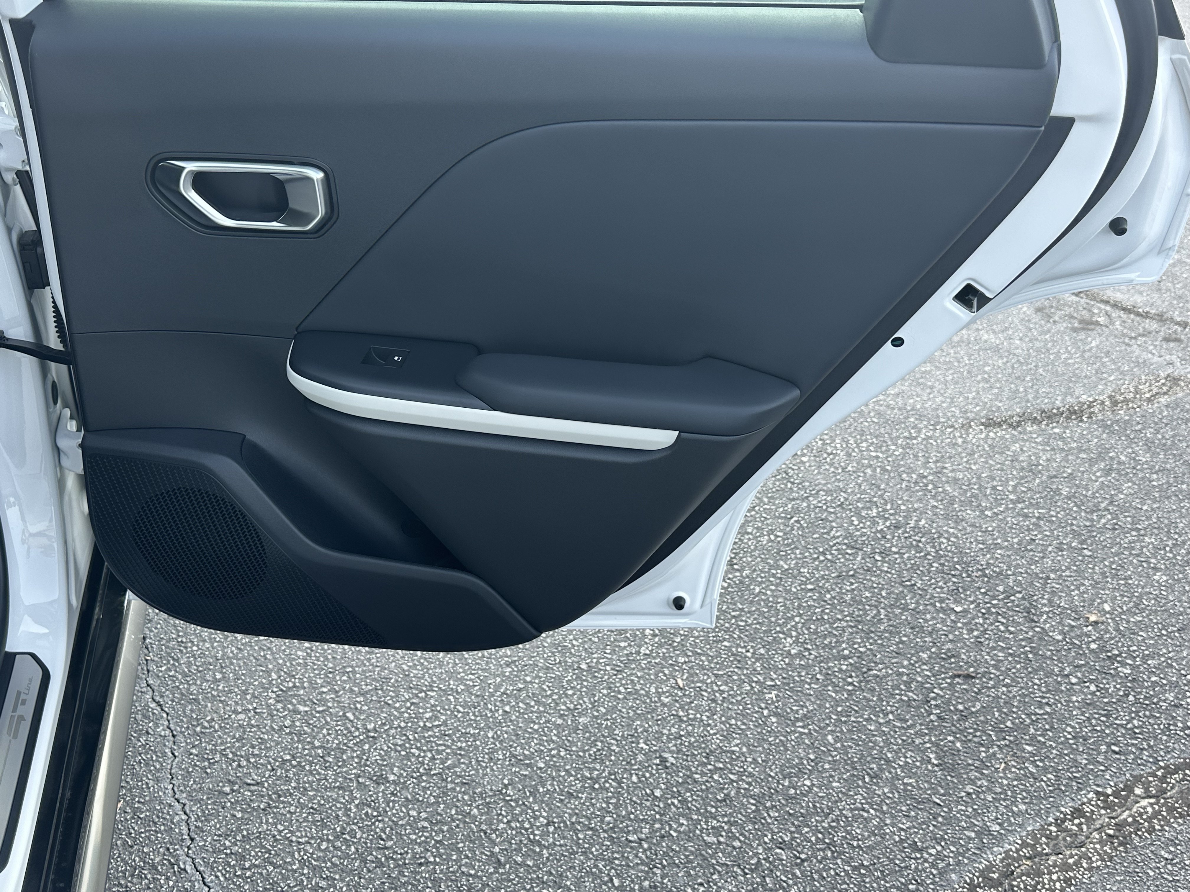 New 2026 Snow White Pearl Kia GT-Line image 17