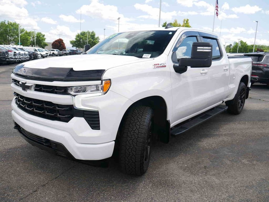 2023 Chevrolet Silverado 1500 RST photo 2