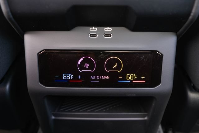 New 2027 Alpine White BMW 550e xDrive image 33