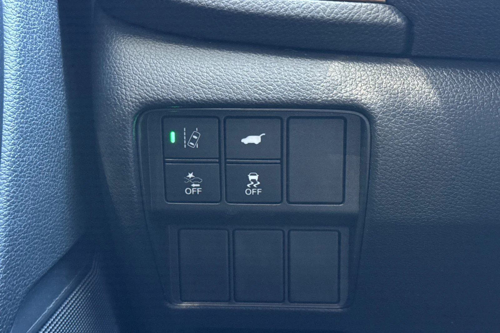 Certified Used 2018 White Honda Touring image 28