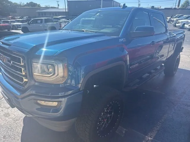 Used 2017 Blue GMC SLE image 1
