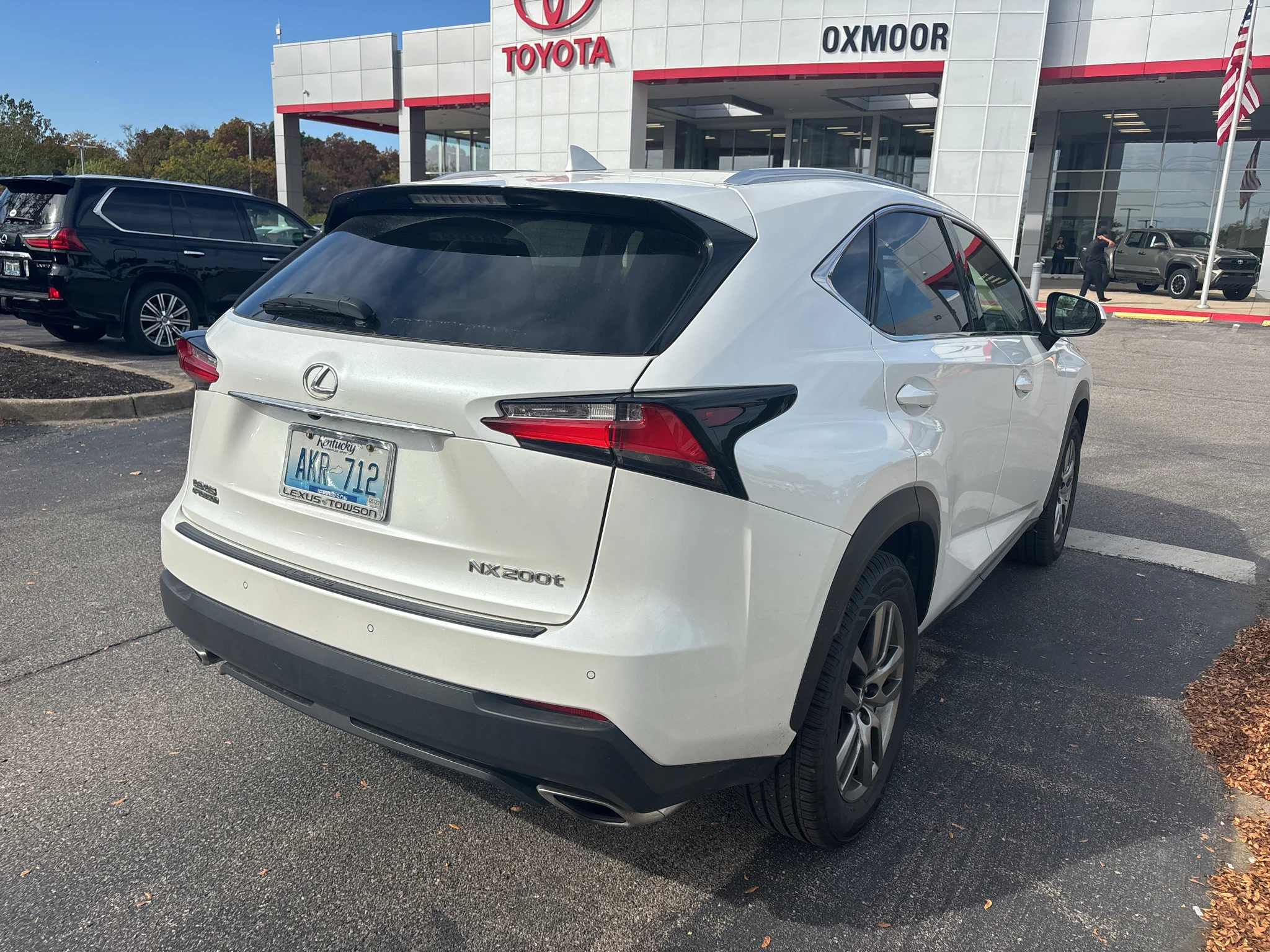 Used 2015 Eminent White Pearl Lexus Base image 4