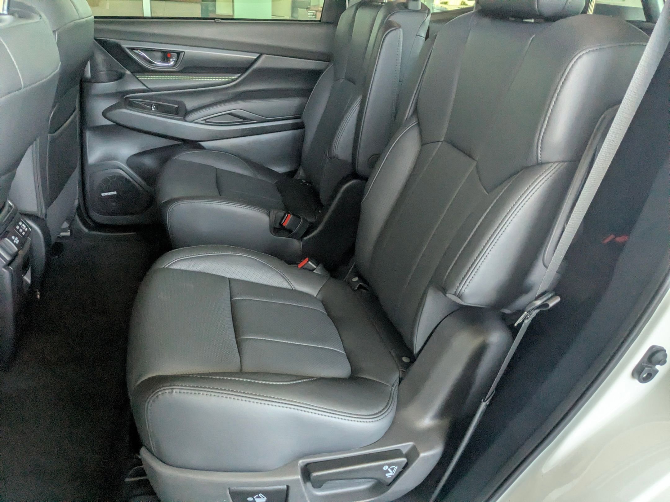 New 2026 CRYSTAL WHITE PEARL Subaru Onyx Edition Touring 7-Passenger image 6