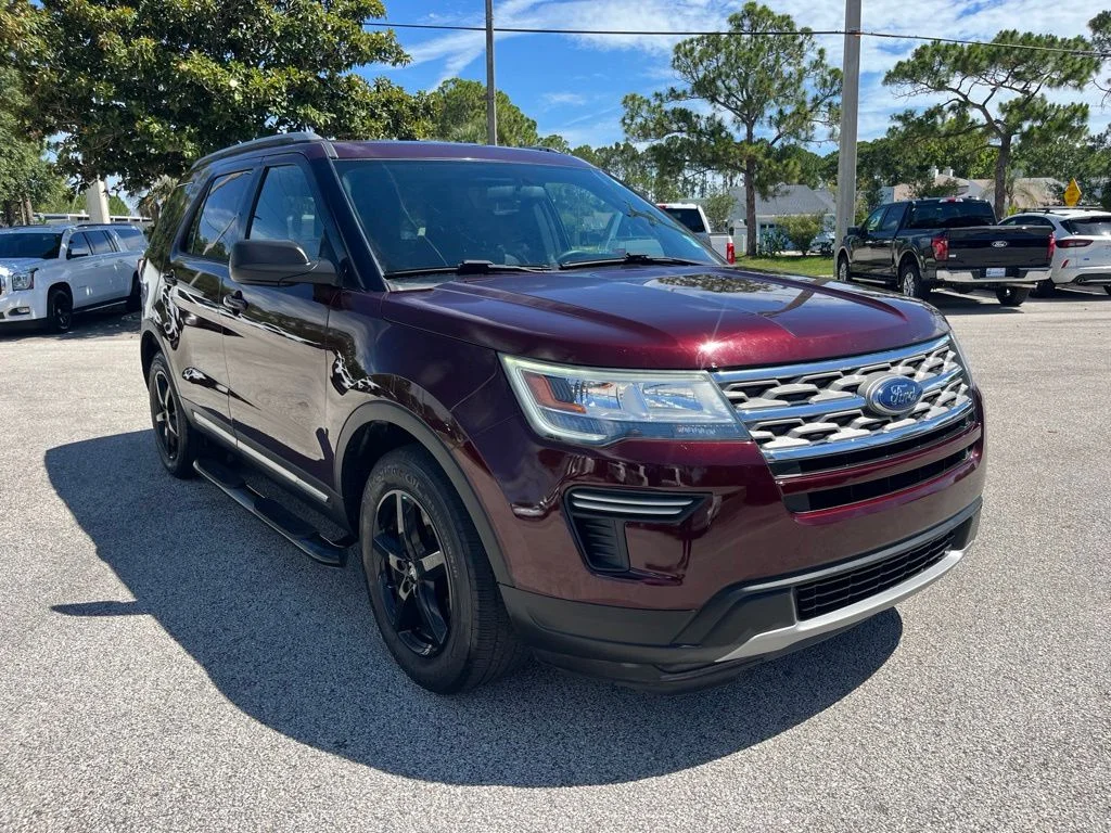 Used 2018 Red Ford XLT image 4