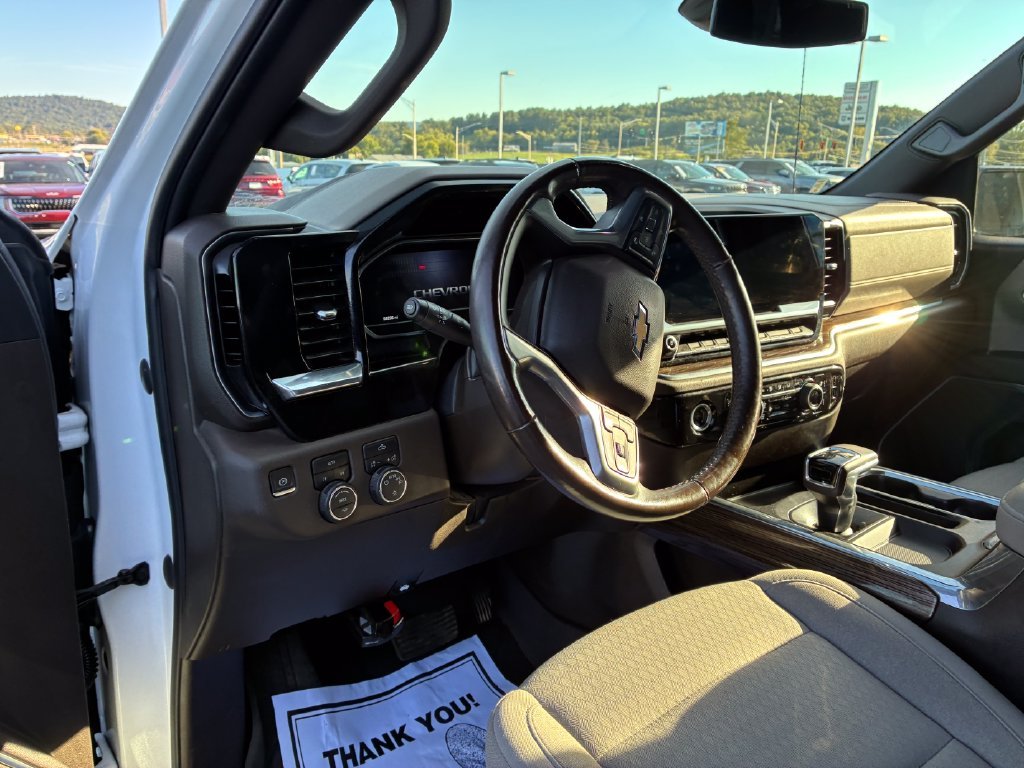 Used 2023 White Chevrolet LT image 11
