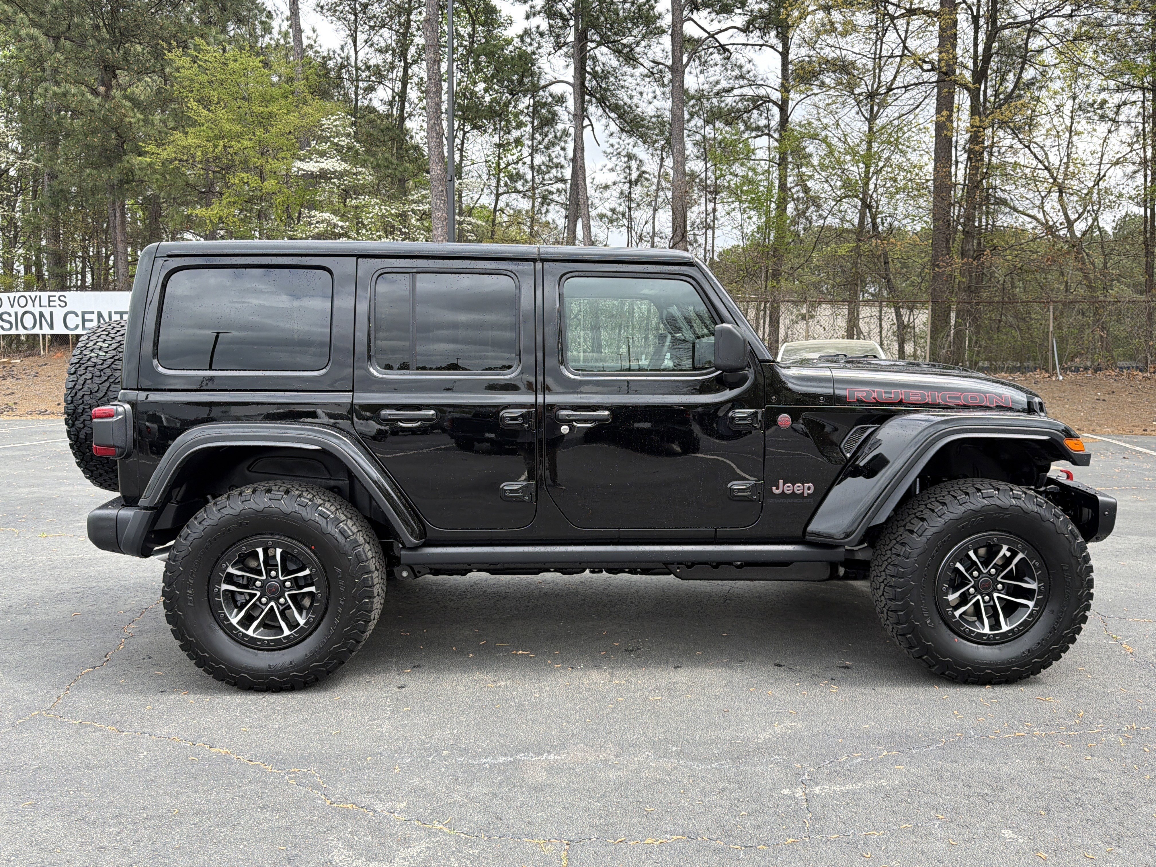 New 2026 Black Clear-Coat Exterior Paint Jeep Rubicon image 9