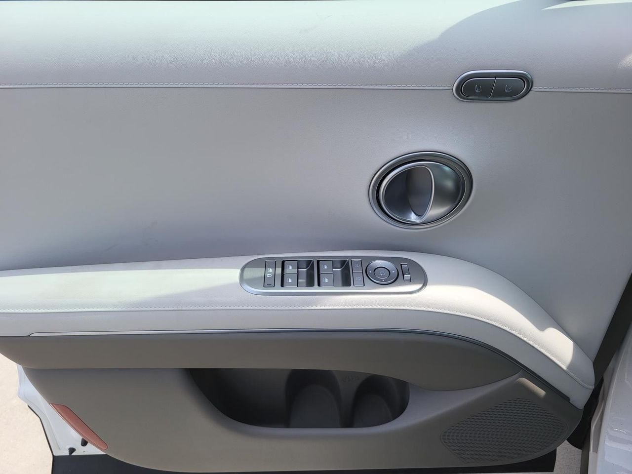 New 2026 Creamy White Pearl Hyundai Limited FWD image 15