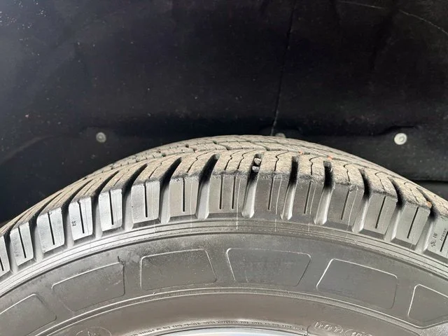 Used 2019  GMC SLT image 9